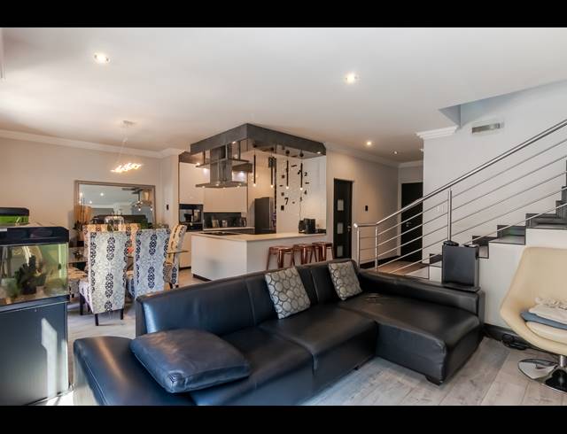 3 BEDROOM DUPLEX RENTED IN BRYANSTON